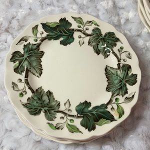 BUNDLE Vintage Johnson Brothers bowls and plates.